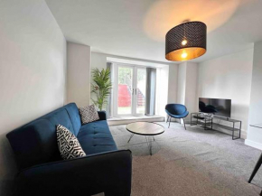 FREE PARKING - Lovely 2-BR Flat near Salford Royal